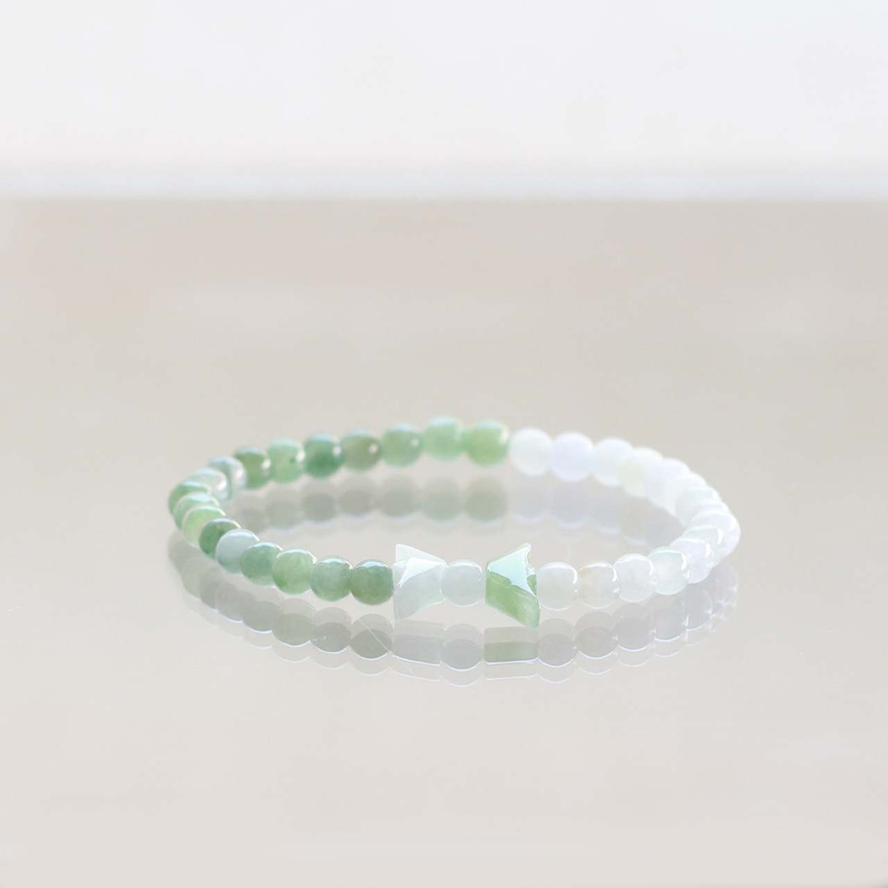 リボンモチーフがポイントのブレスレット！ 翡翠ブレスレット A貨翡翠 jd_br1087