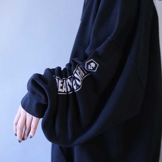 "デッド バイ デイライト" front and sleeve and back printed over silhouette sweat parka