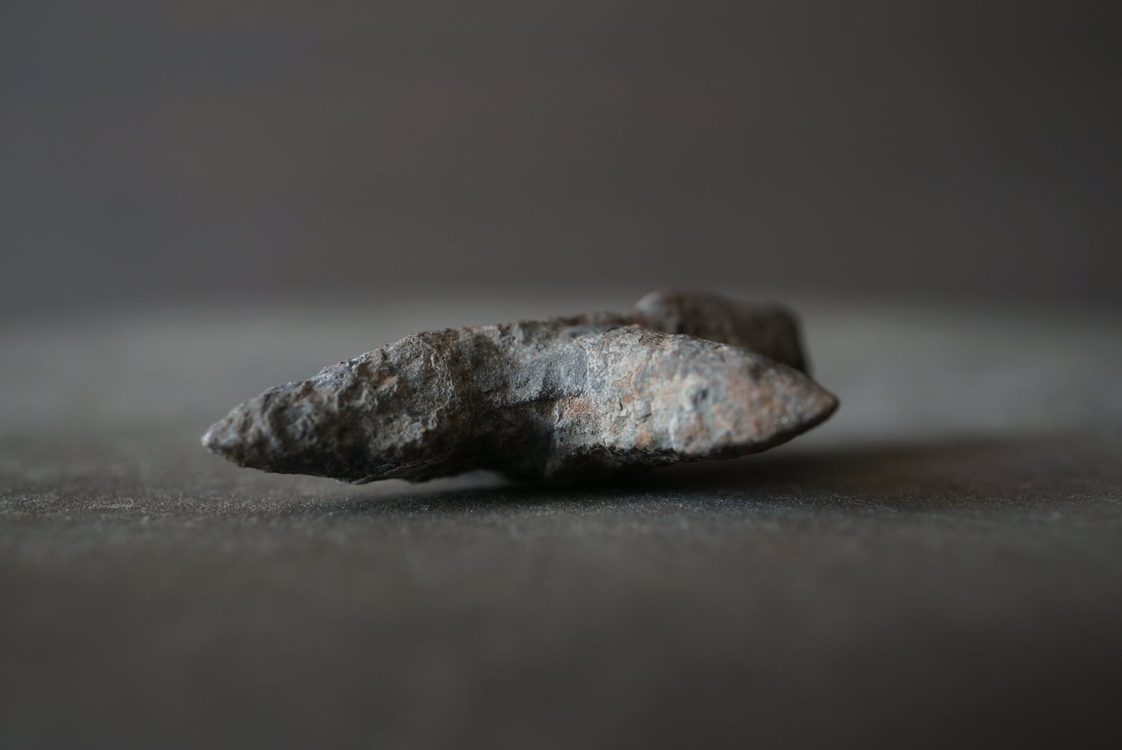 長野県産玄能石(イカイト仮晶、グレンドナイト) Ikaite / Glendonite