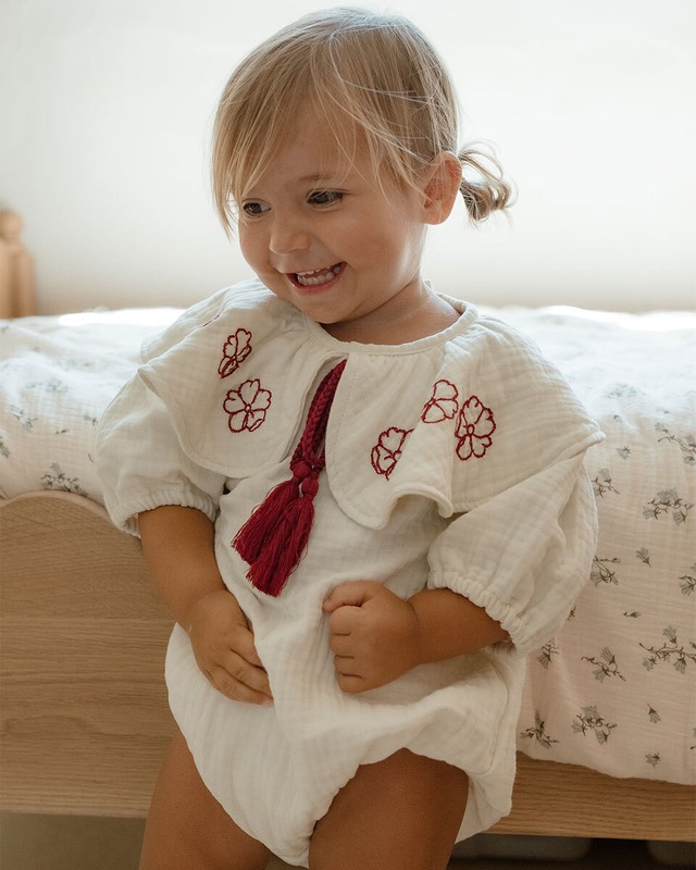 再入荷《即納》son and daughter / MADERA EMBROIDERY ROMPER