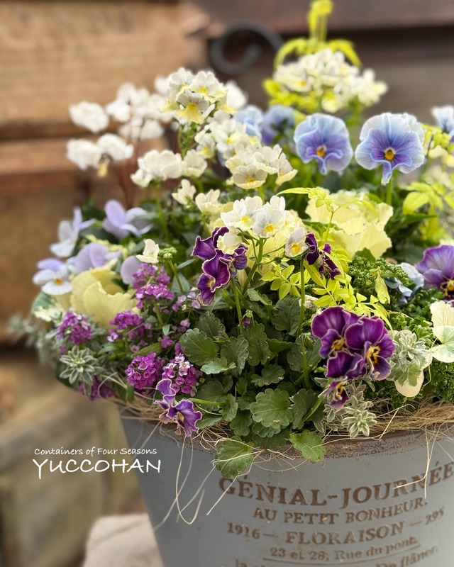 佐藤園芸さんのヌーベルヴァーグラピスラズリと桂楓園さんのパスフリを使った冬色ブルーギャザリング