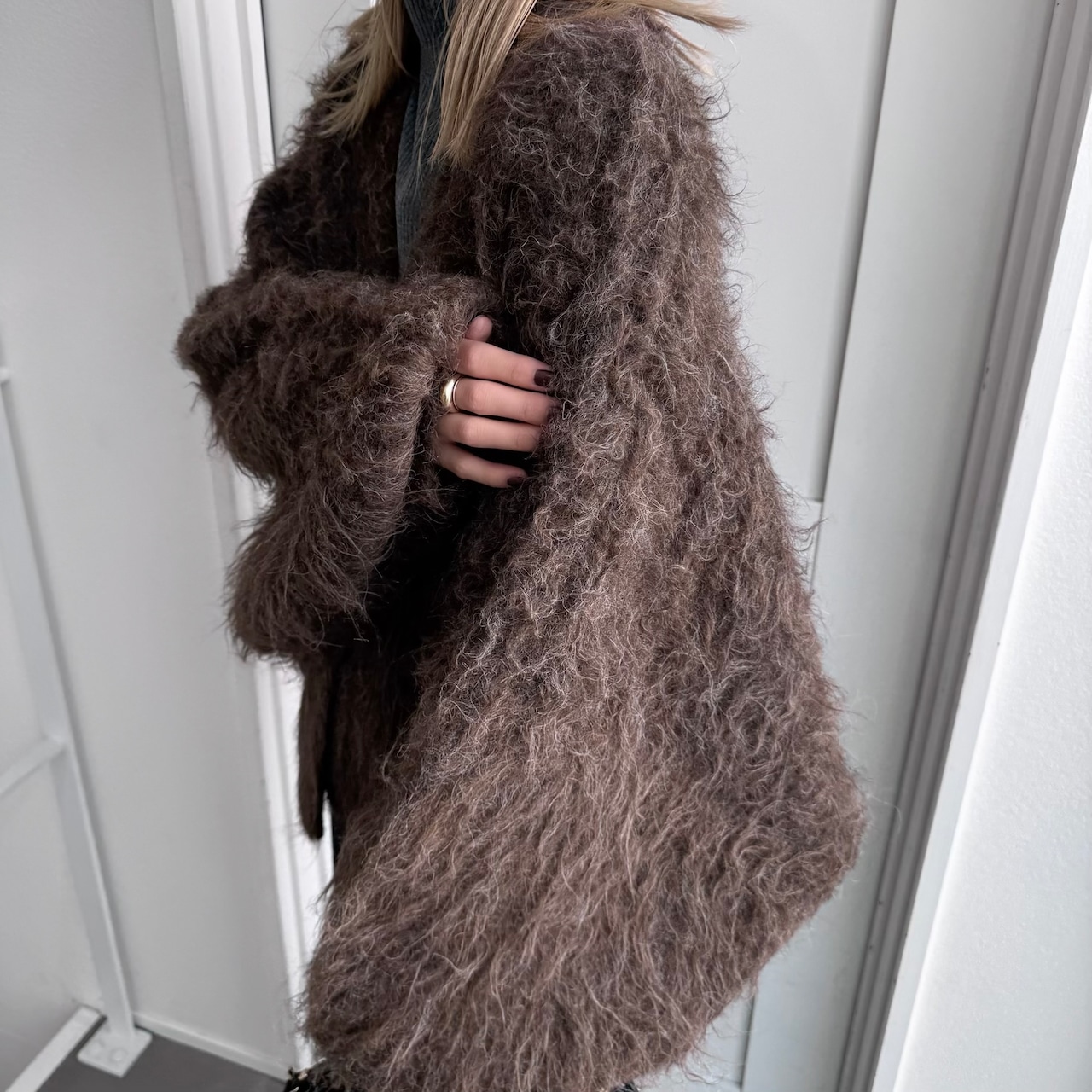 MOKE MOKE shaggy over knit CD/brown