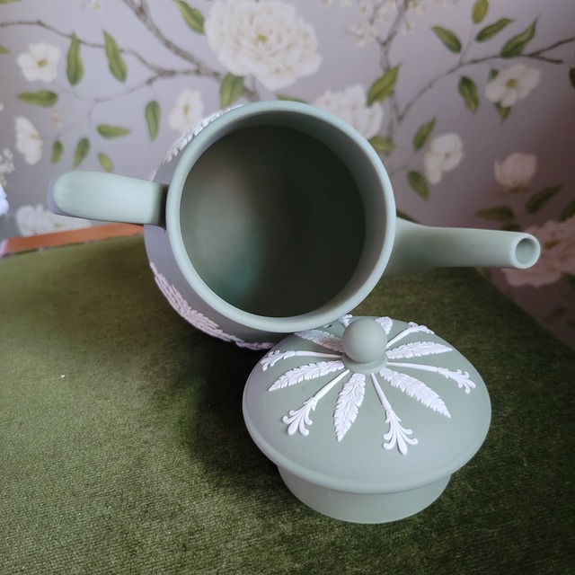 【ウェッジウッド】ジャスパーウェア　グリーン　ポット