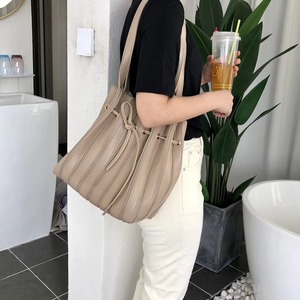 ドロストショルダーバッグ