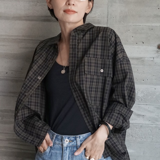 クロップドオーバーチェック柄シャツ