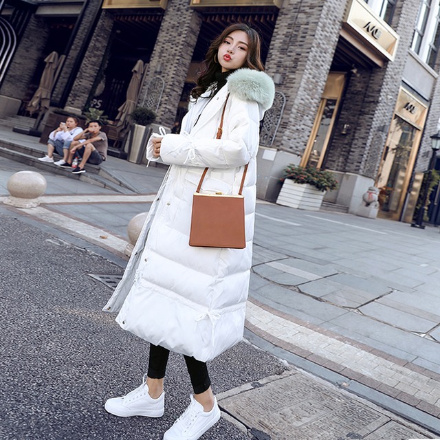 ダウンコート ダウンジャケット ロング丈 アウター コート ジャケット レディース 秋 冬 10代 20代 30代 40代 ファー付き フード付き きれいめ 可愛い おしゃれ ダウン 膝丈 ミドル丈 厚手 暖かい 黒 白 無地 中綿 クール コーデ フーディー パーカー オーバーサイズ 大きめ ゆったり ファスナー カジュアル ビッグポケット リボン シンプル 大人 カジュアル キュート 小顔 学生 通勤 通学 デート ＯＬ オフィス 韓国 人気 2019 新作 安い 大きいサイズ xl db0444