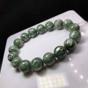 3.艶が綺麗✩セラフィナイトブレスレット