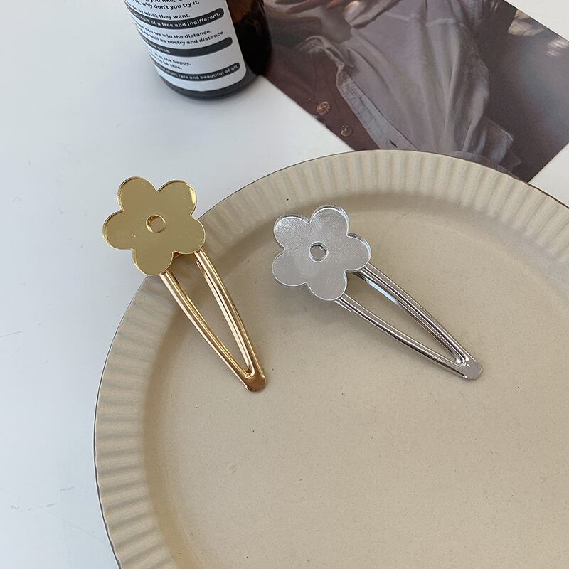 Flowerデザイン ヘアピン スタイルシルバーアクセサリー サイド フラワーデザイン 銀 ブラック・アイド・ピーズ75861125313