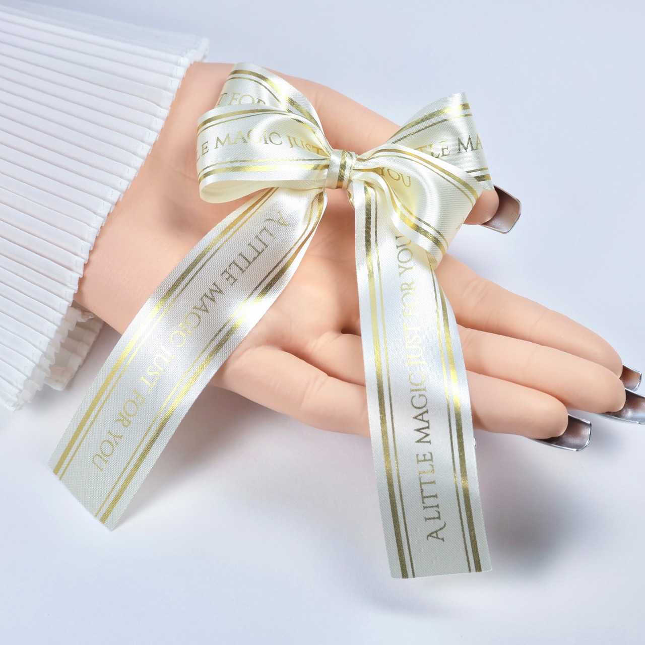 ギフトリボン Little Magic   White Chocolate/Gold Foil