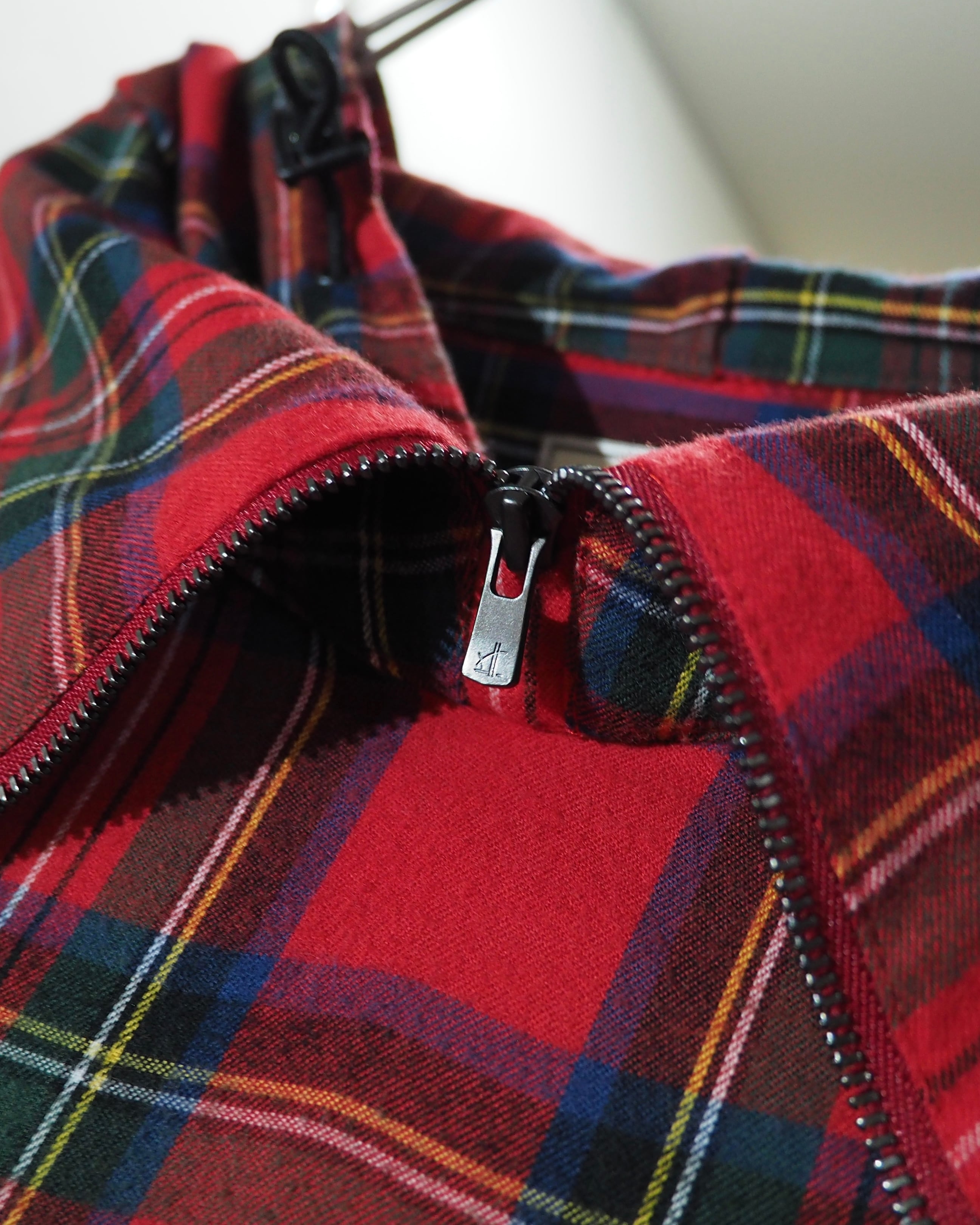 " Iroquois ‐ 変形 " Tartan check pattern Over silhouette Hoodie