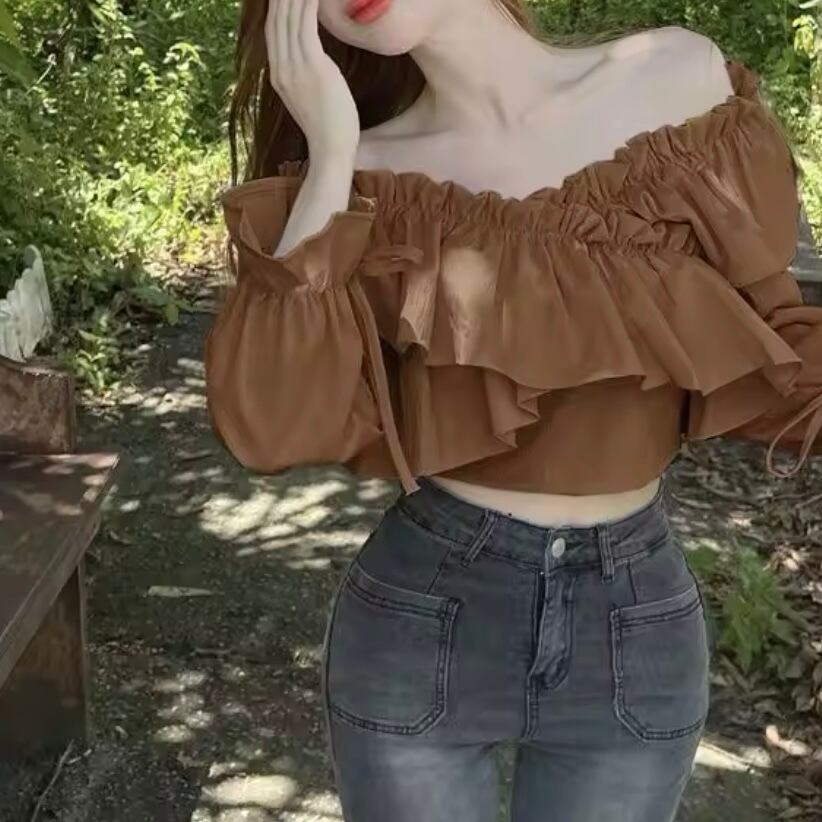 フリルギャザーオフショルクロップドブラウス