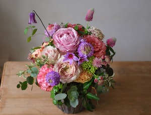 [予約商品 ]Brilliant flower arrangement (母の日の贈り物/華やかなイメージのアレンジ)