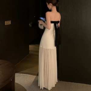 Back ribbon dress 2606142