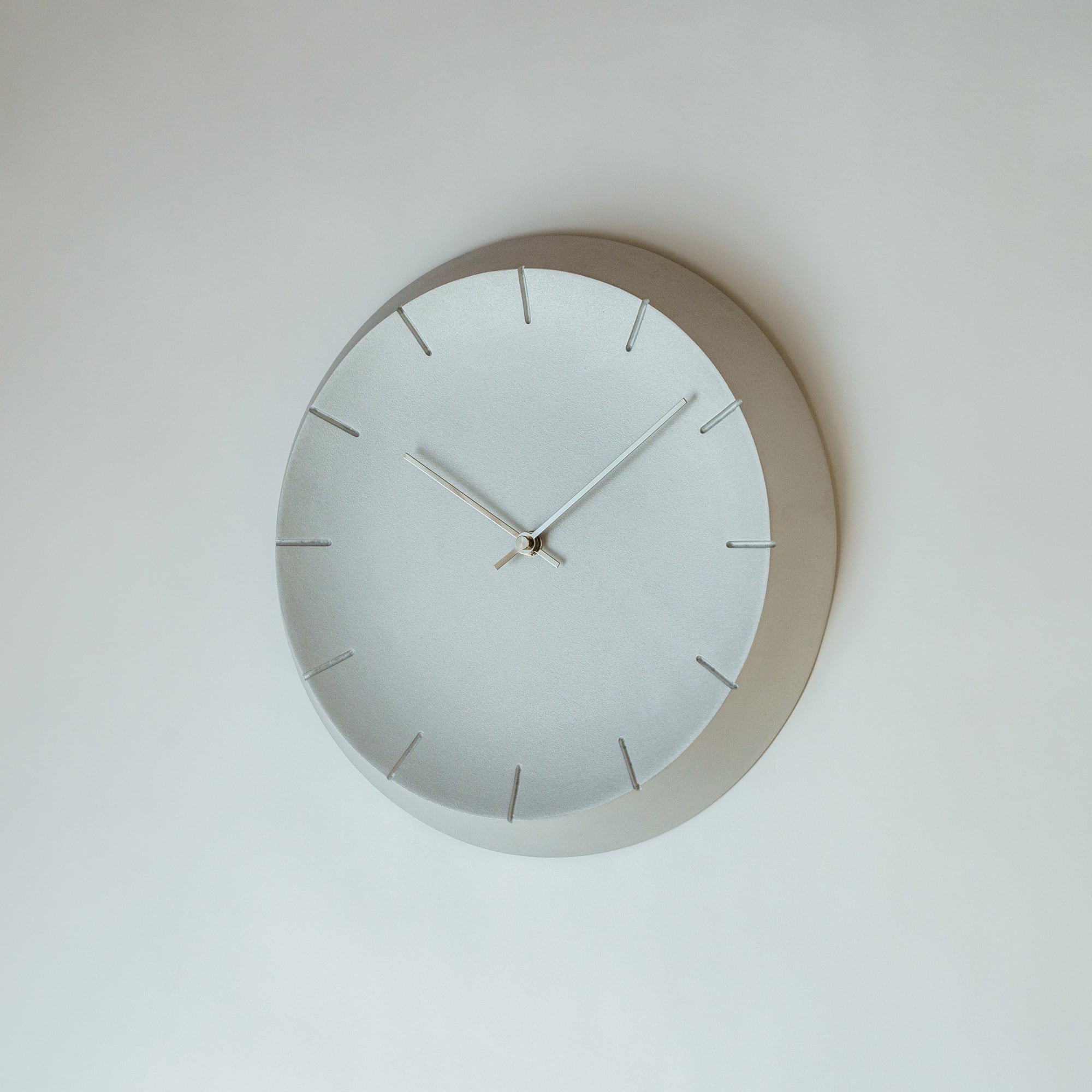 HONOR アルミ鋳物時計 Crater Clock【値下しました】 crater clock line 300 – chrome hands | HONOR