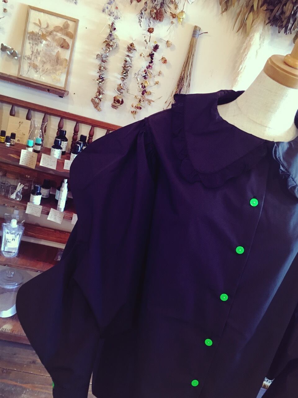 frankygrow MINORITY BROUSE ブラックブラウス frankygrow MINORITY BROUSE WOMEN | dou dou