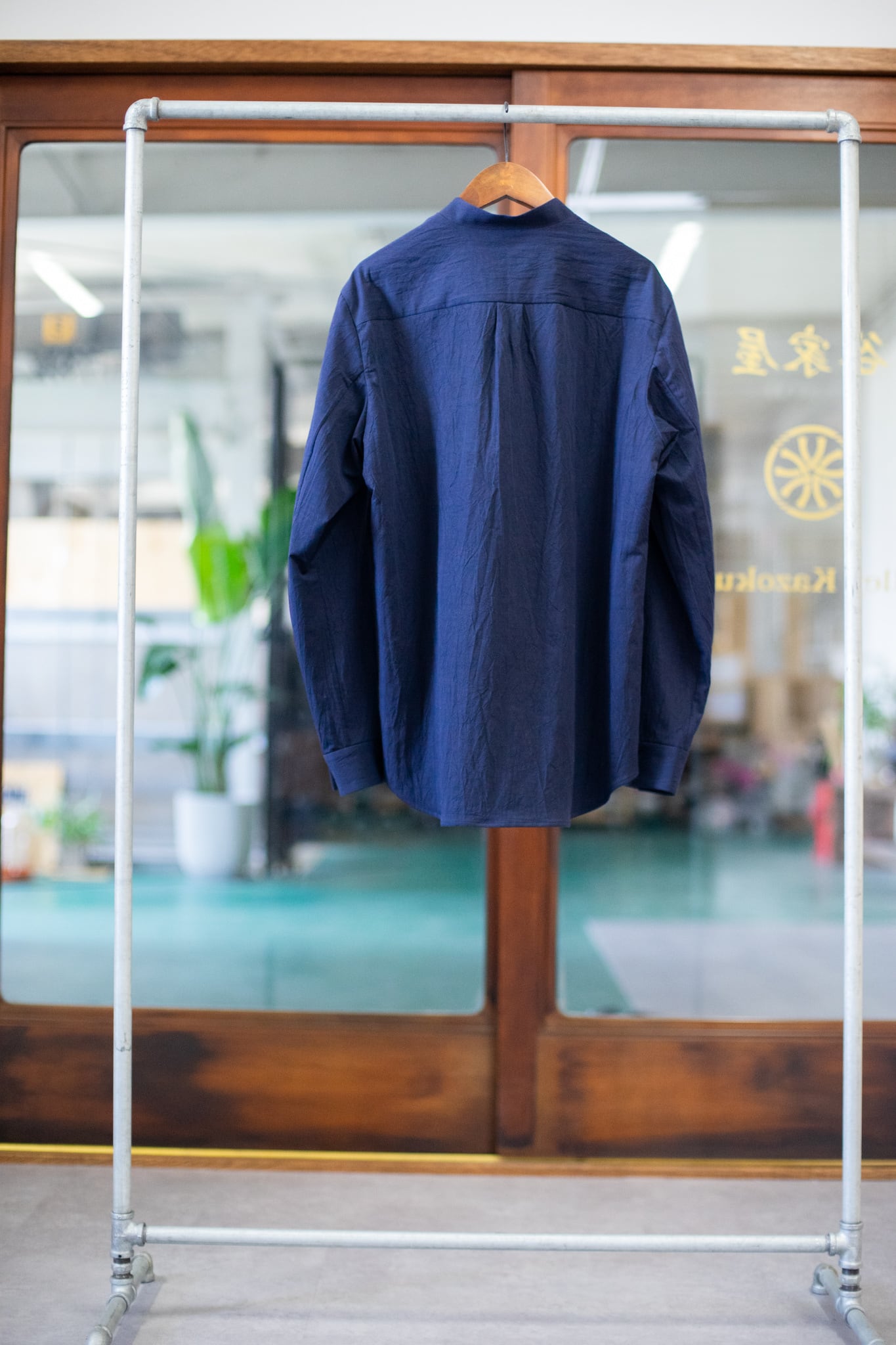 山内 有松塩縮加工リネンシャツ (yc41-1920a) navy | 谷家屋 -Valley 