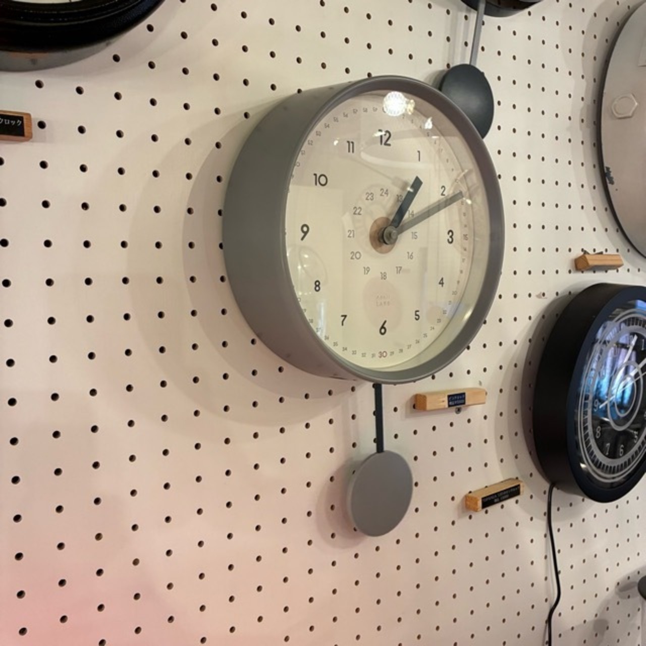 PIKO Clock　ピコクロック　全2色　グレー　ネイビー　振り子時計　壁掛け時計　掛時計　シンプル　レトロ　ナチュラル　キッチン　リビング　ダイニング