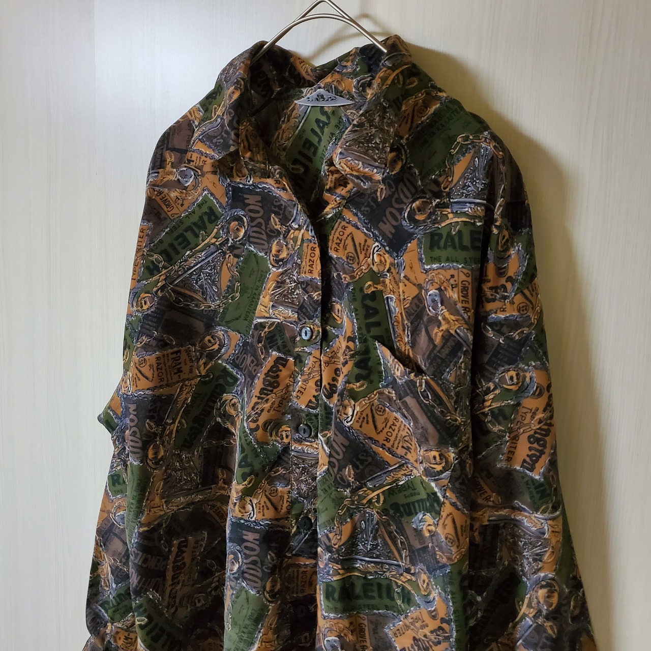 【USED】個性的シャツ　昭和ヴィンテージ　柄　グリーン