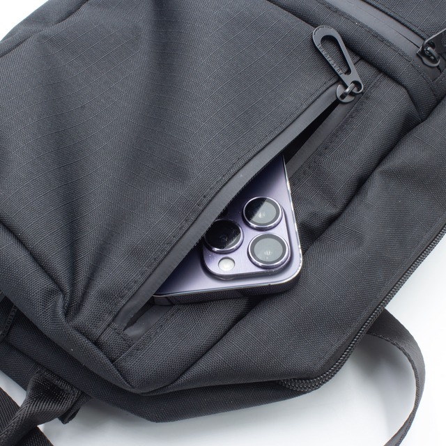 "HAYWARD" 　BASIC SQUARE SLING BAG　MAT RIPSTOP MODEL