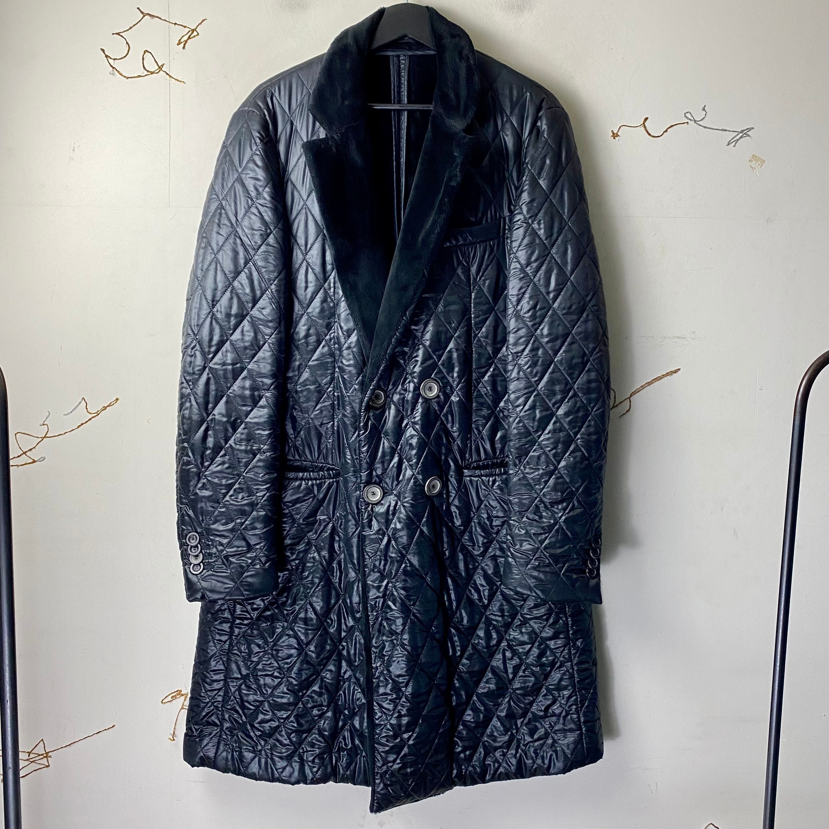 EMPORIO ARMANI｜Tecno Line ロングコート TG48 EMPORIO ARMANI “tecno line” quilting coat | NOIR ONLINE