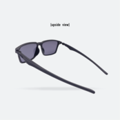 TURF PROJECT 日本製偏光レンズ搭載サングラス［スポーツモデル］UV100％カット/UV400    ケース付き　形：スクエア　色：ブラック　レンズ：ダークグレー / TPPF-1882-1BK