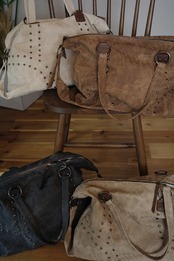 4colorスタッズボストンバッグ ヴィンテージ風　●再販なし