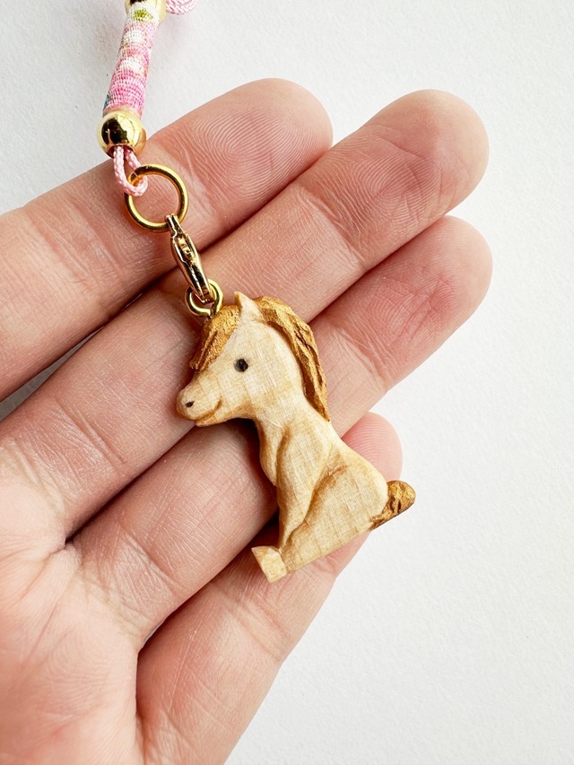 【アクセサリー】干支「午」ストラップ（シナ）新春限定カラー仕様