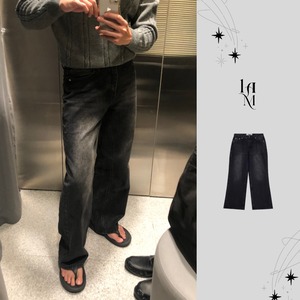 Relaxed Boots-cut Denim [Black]