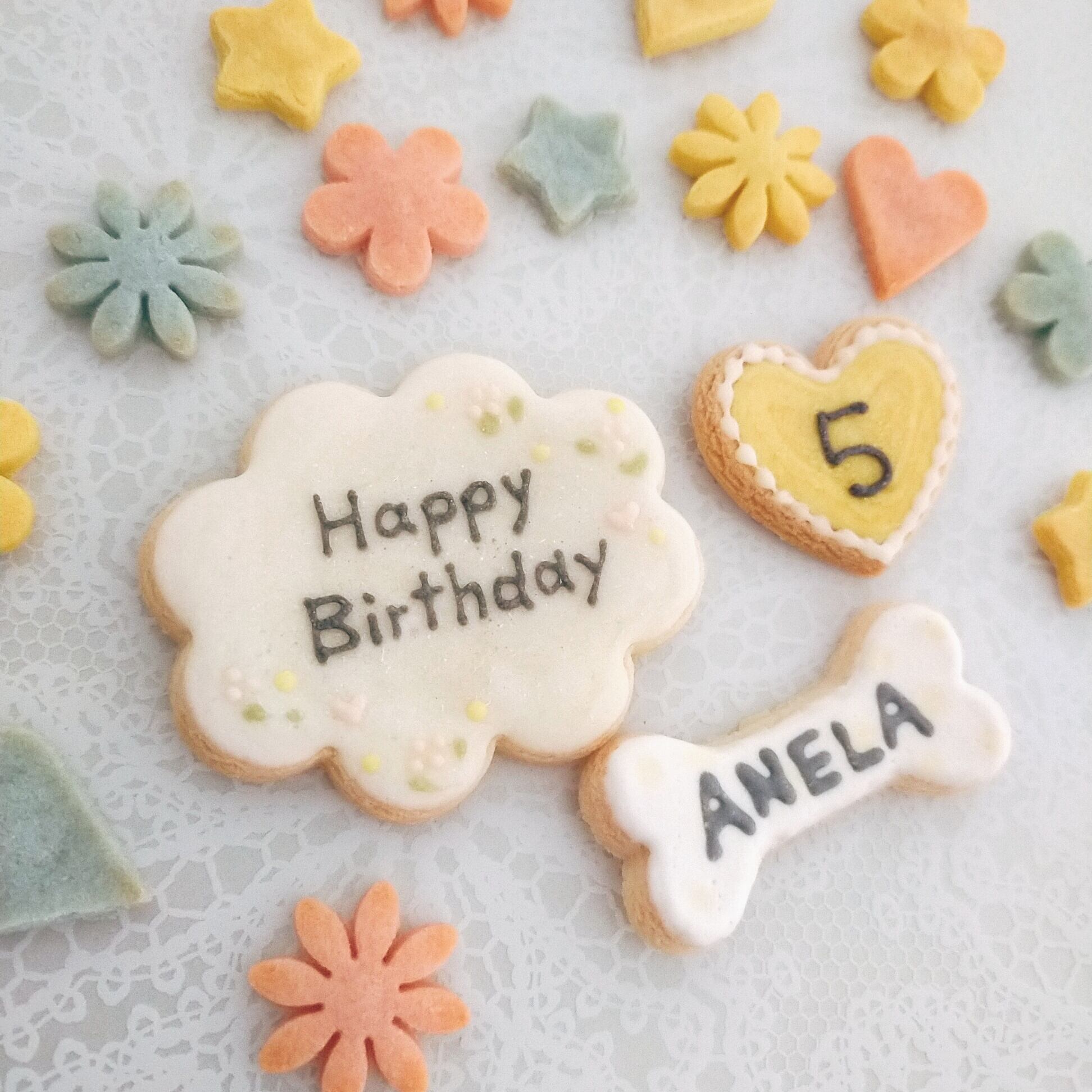 ネームプレート ペット用アイシングクッキー ケーキと一緒に ペットケーキnanairo 幸せの花咲くフラワーケーキ 犬用ケーキ 猫用ケーキ