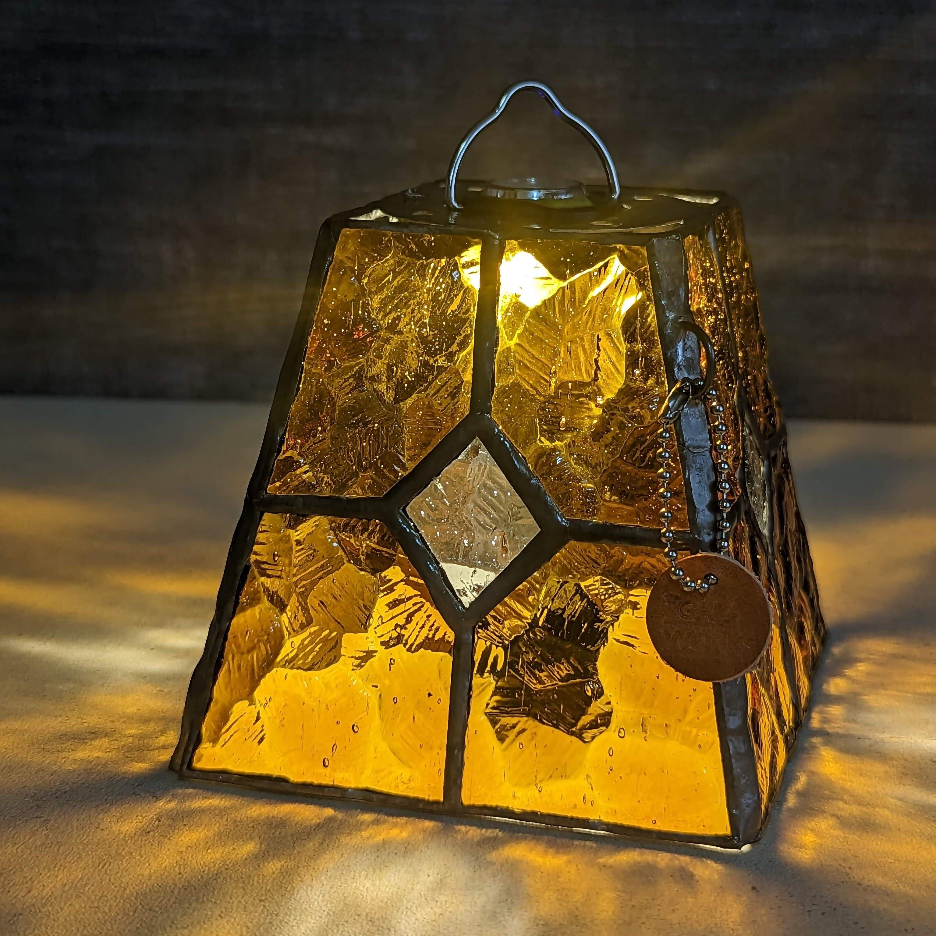 琥珀色　ガラスシェード　ランタンシェード　逆鱗　ゴールゼロ　ステンドグラス　⑦ 琥珀色 ガラスシェード ランタンシェード 逆鱗 ゴールゼロ