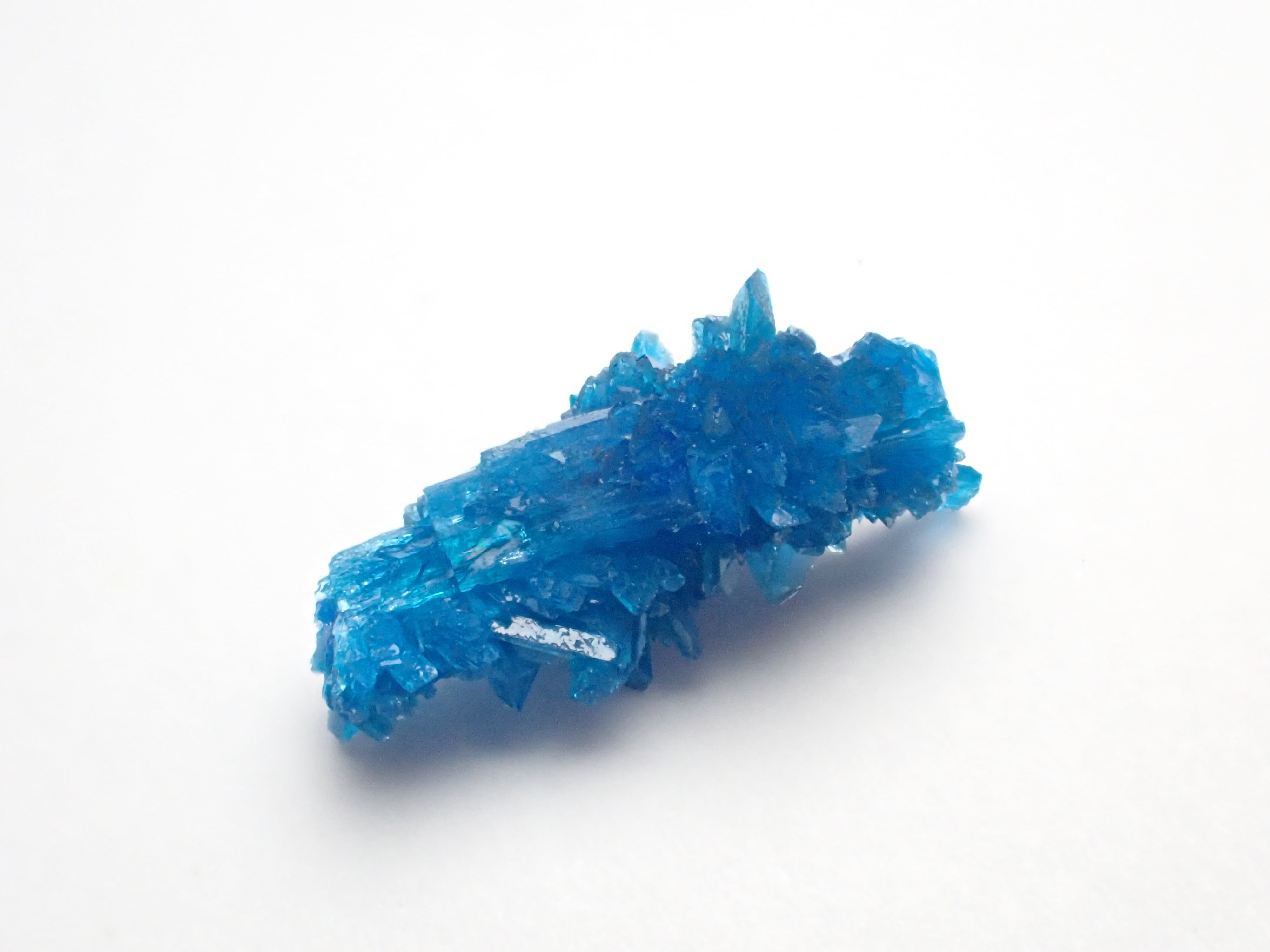 ペンタゴナイト 結晶原石 インド R8-6494 | MineralQuest