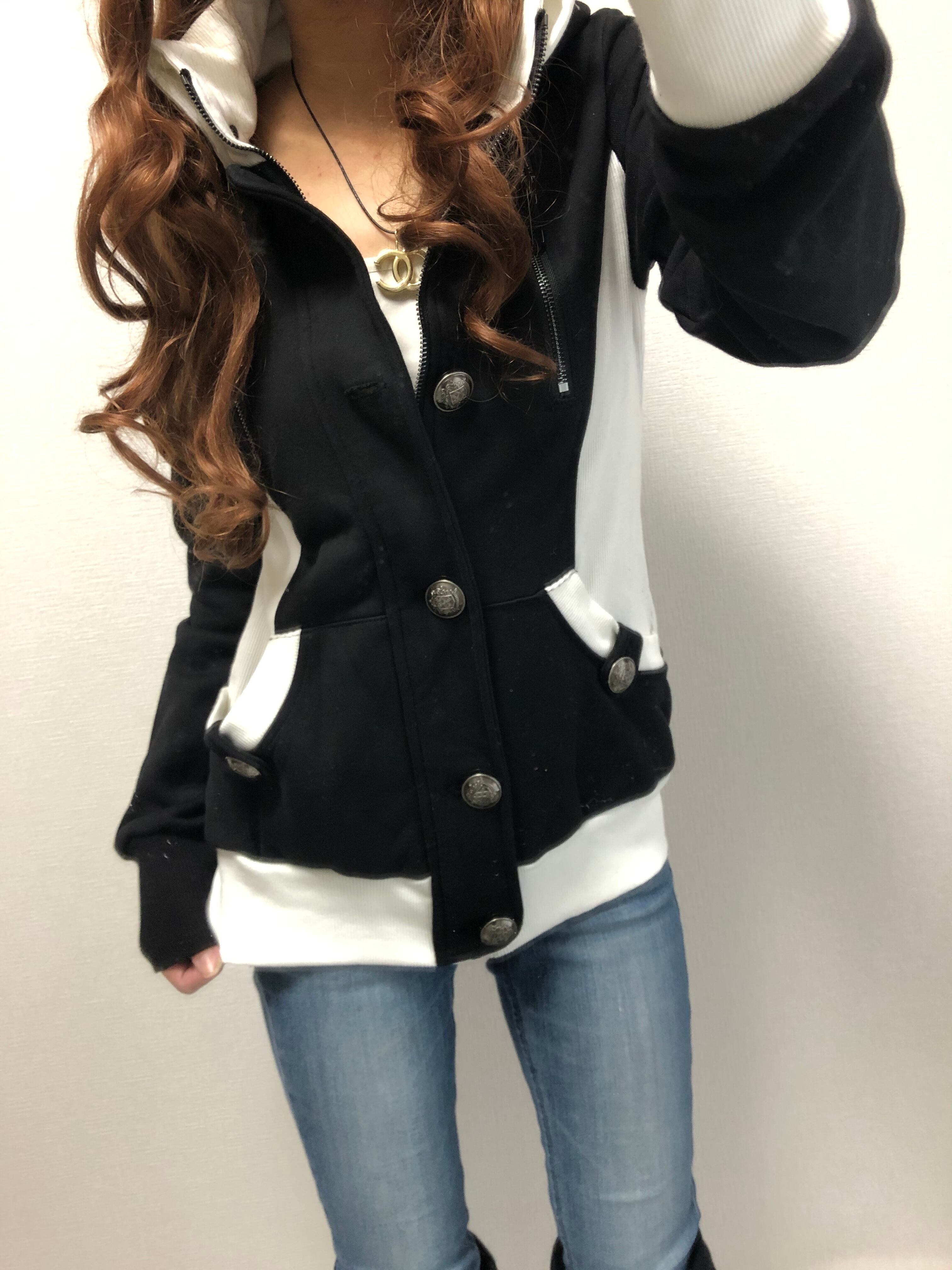 襟付きバイカラーフードパーカー Amy Crown