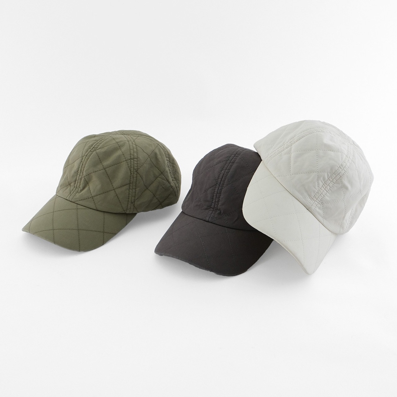 大人カジュアルに合わせやすいキルティングキャップ（3色）