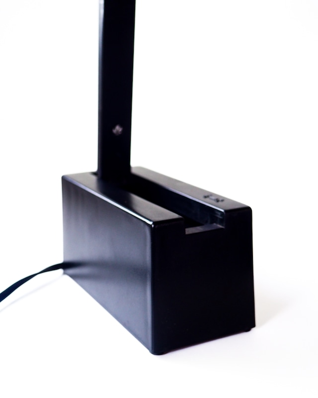 Kreo black foldable and wall-mountable lamp
