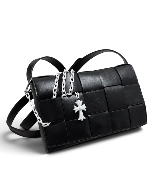 BOX WOVEN SHOULDER BAG【Cross Charm】