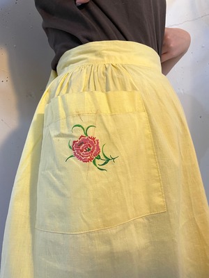 VINTAGE yellow flower print apron