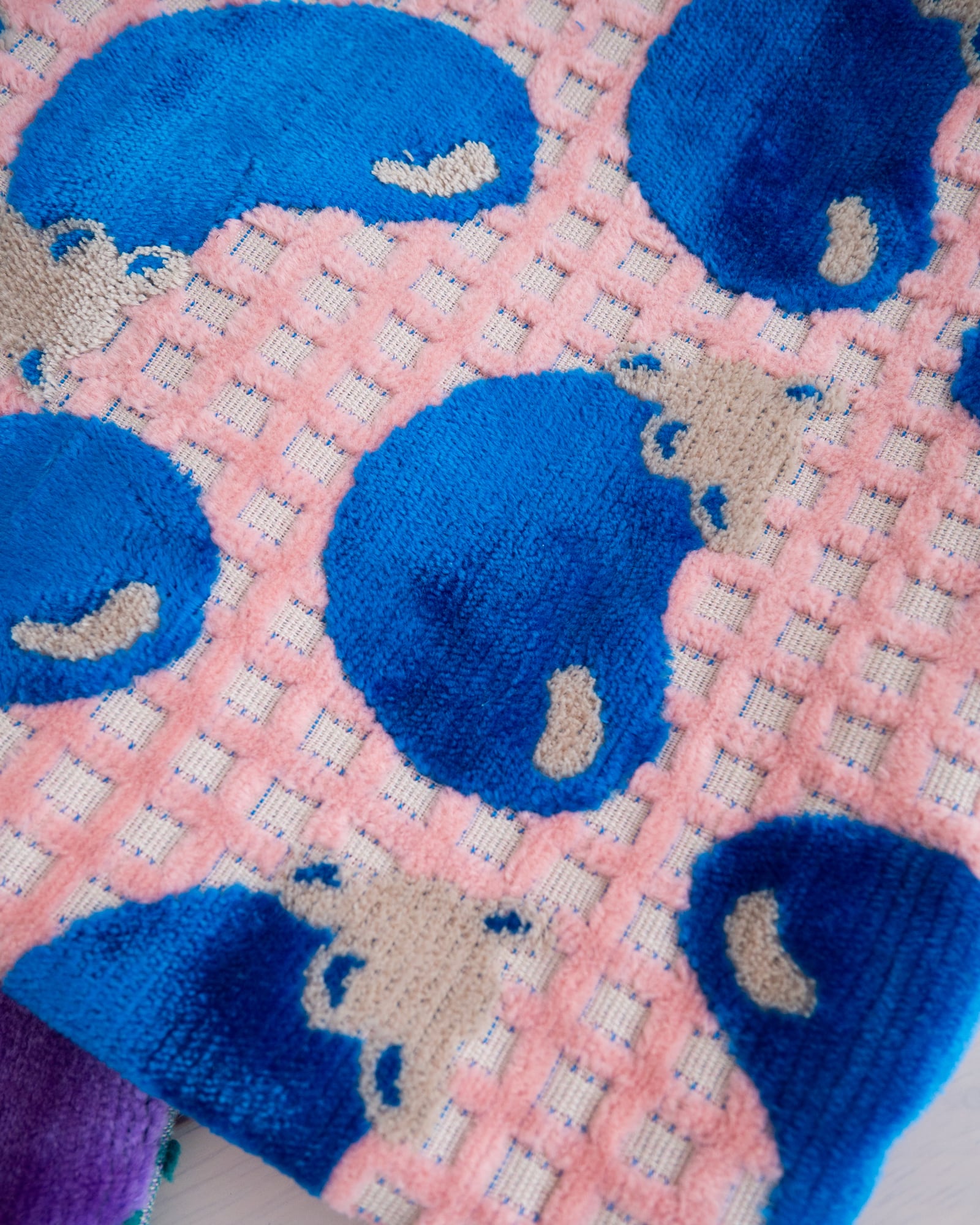 茄子のジャカードポーチ