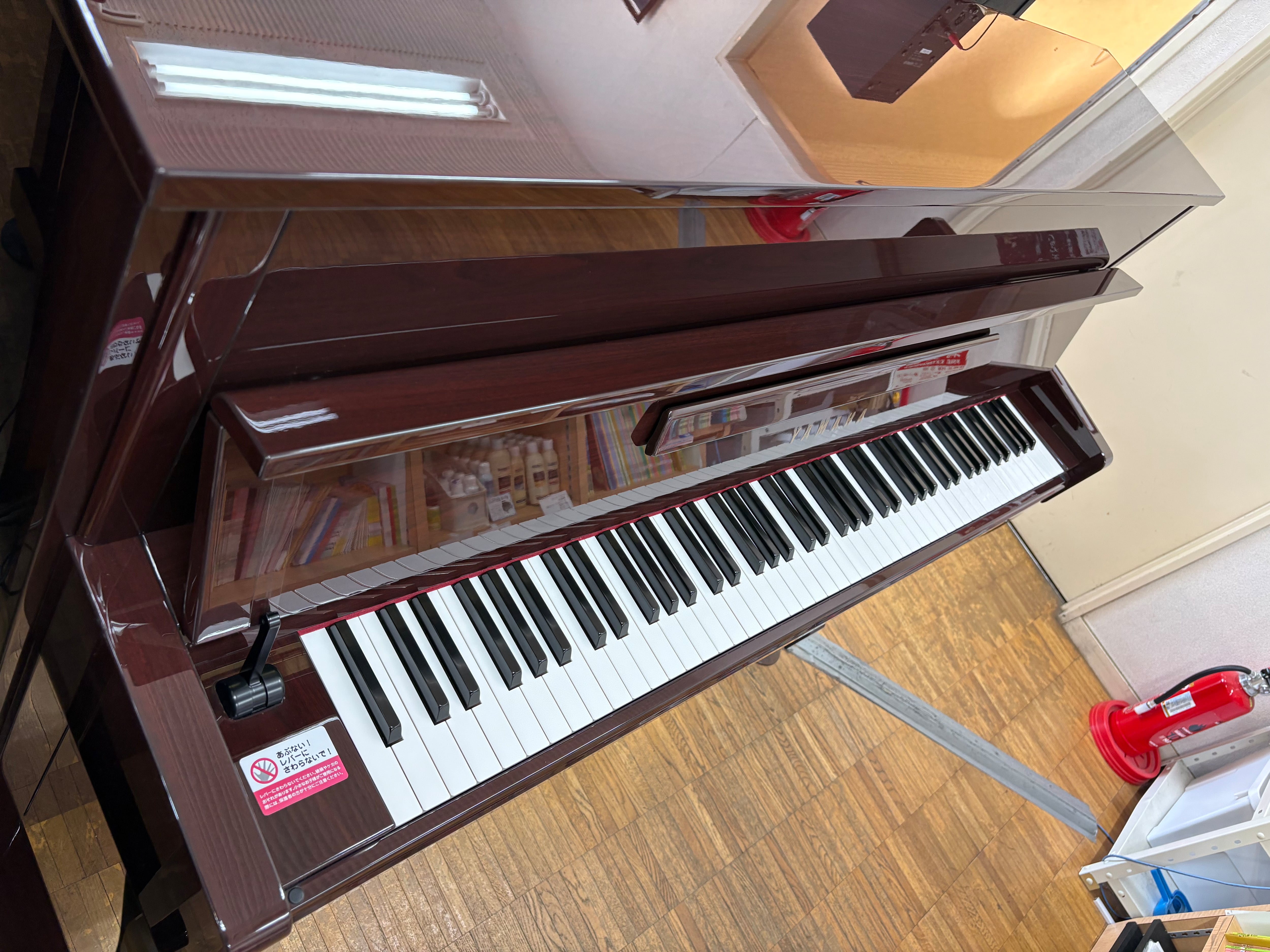 【展示処分品】中古ヤマハアップライトピアノ　b113DMC