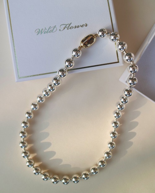 metallic short necklace