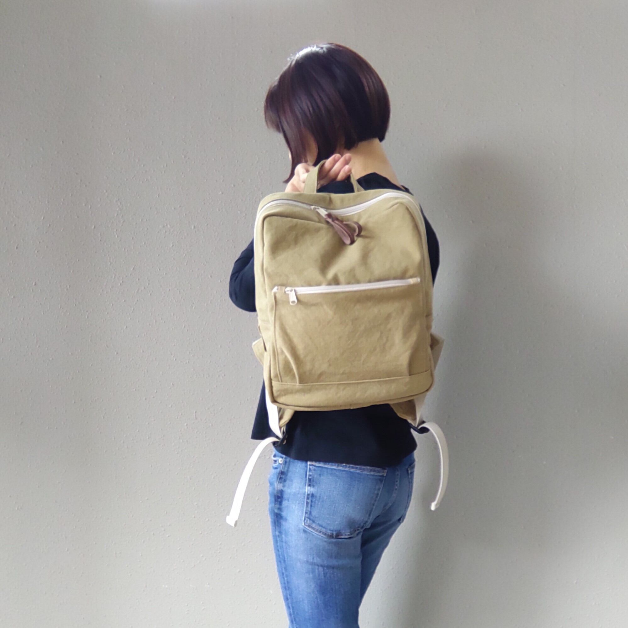 ミケ　楕円底リュック（M）帆布 ざっくり帆布の四角リュック・Mサイズ（ベージュ） | Sui