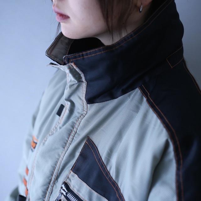 multi gimmick design over silhouette mountain jacket