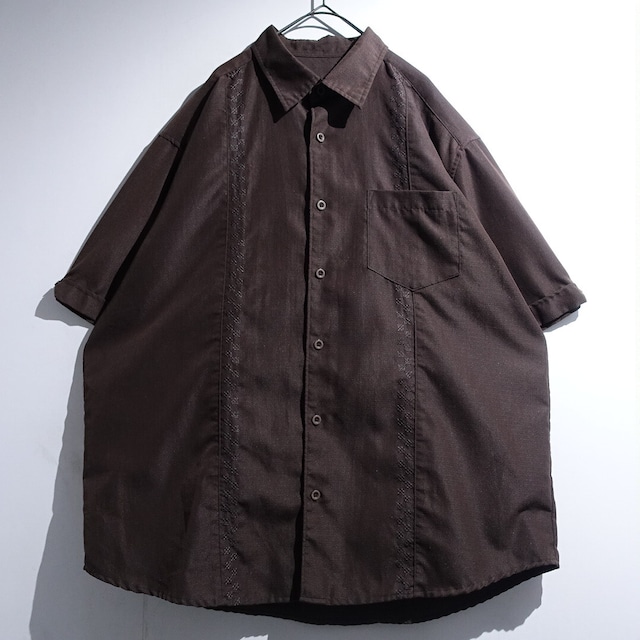 Brown Geometric Line Embroidery Design S/S Shirt