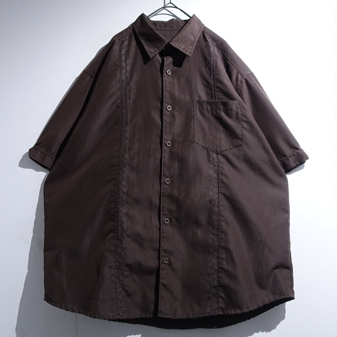 Brown Geometric Line Embroidery Design S/S Shirt