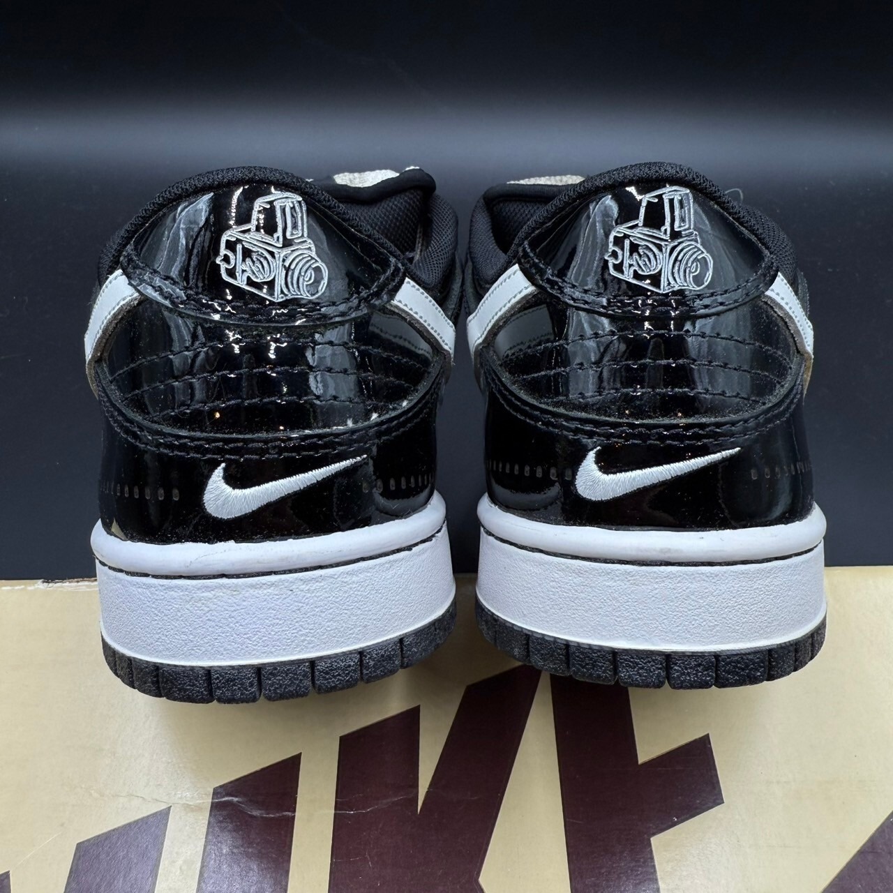 ×GIRLS DON'T CRY SB DUNK LOW PRO QS RED BQ6832-600