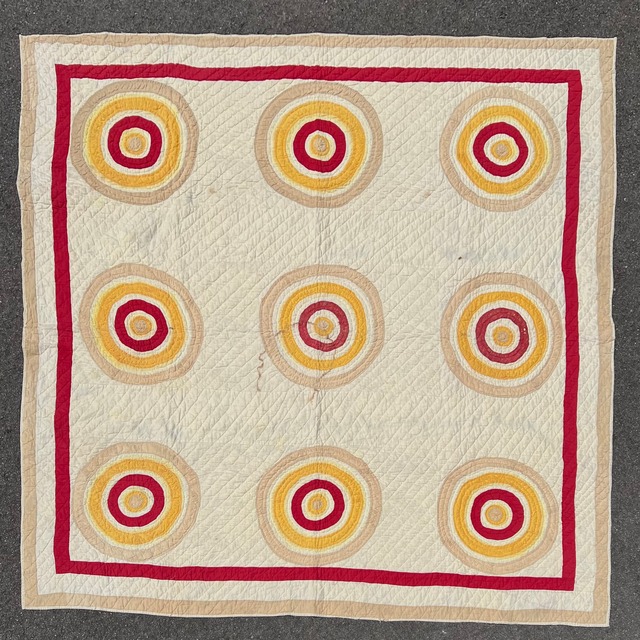 HANDMADE QUILT / GEOMETRIC PATTERN
