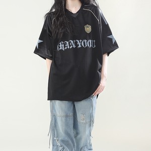 レディース トップス 半袖 Vネック ワイド オーバーサイズ かわいい 大人可愛い シンプル カジュアル おしゃれ かっこいい こなれ感 ラフ メンズライク スポーティー ガーリー ルーズ 個性的 主役級 存在感 抜け感 ラブリー キュート 都会的 春 夏 お出かけ お泊まり アウトドア イベント リゾート 旅行 海 プール 公園 女子会 休日 バカンス ガーデン ショッピング ライブ カフェ 体型カバー 普段使い 着回し トレンド 流行 インスタ映え M L XL 2XL ホワイト ブラック