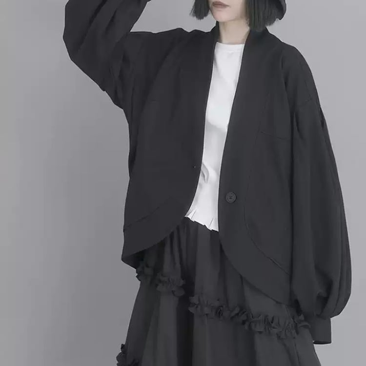 不規則ショートジャケット ゆったりモード系ブラックアウターデザイン R30010