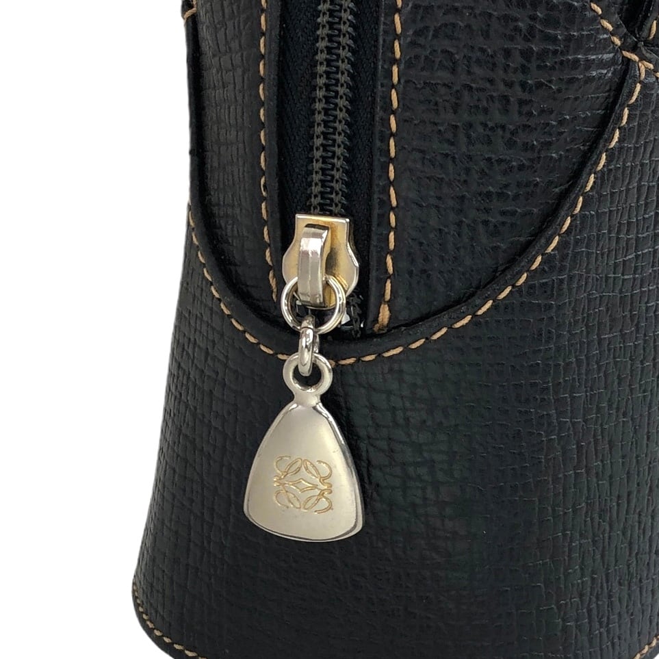 LOEWE ロエベ ロゴ型押し レザー ハンドバッグ ブラック vintage LOEWE ロエベ ロゴ型押し レザー ハンドバッグ ブラック vintage