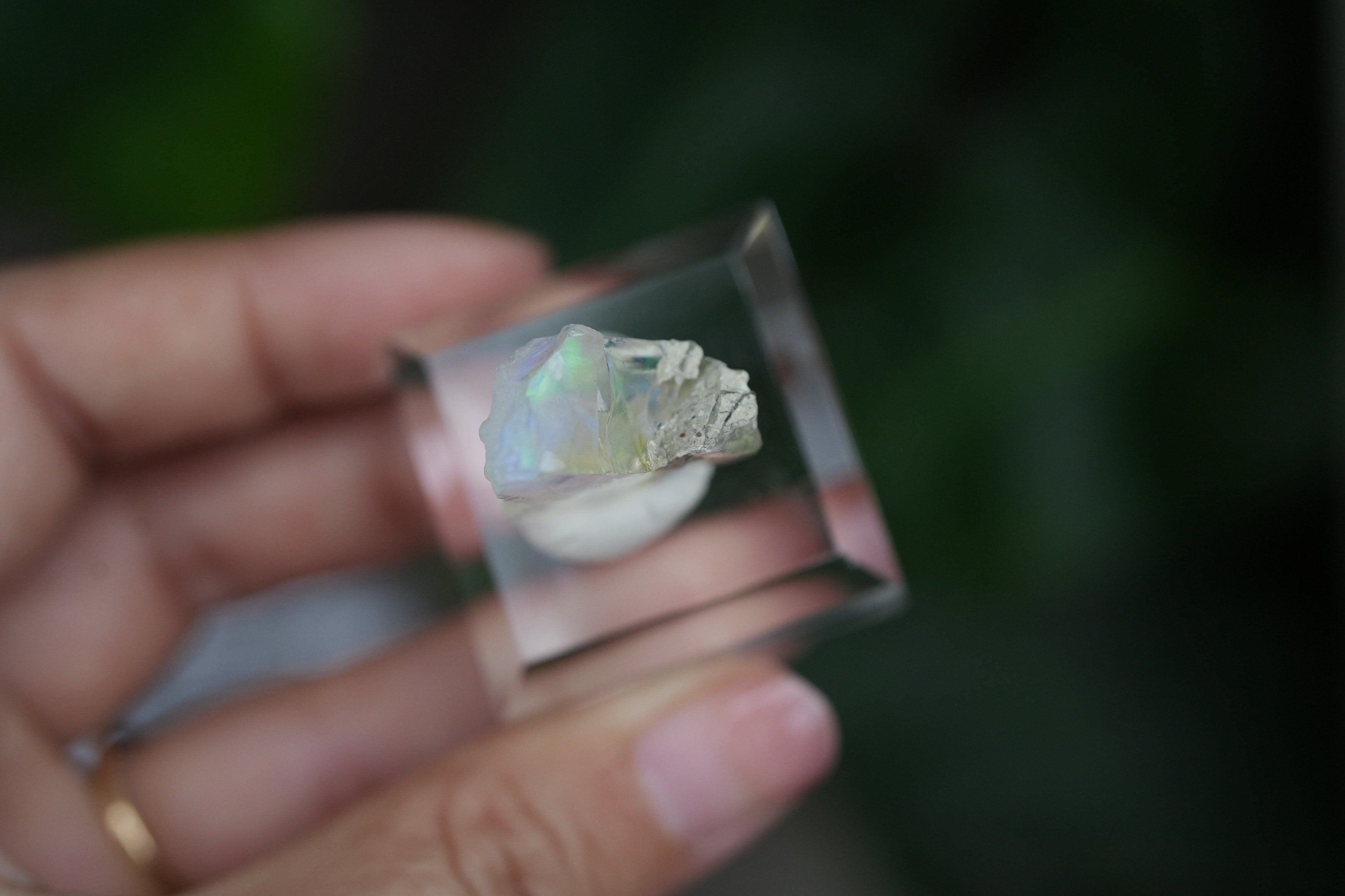 透明なオパール原石112ct/遊色なし/内包物なし｜美術品