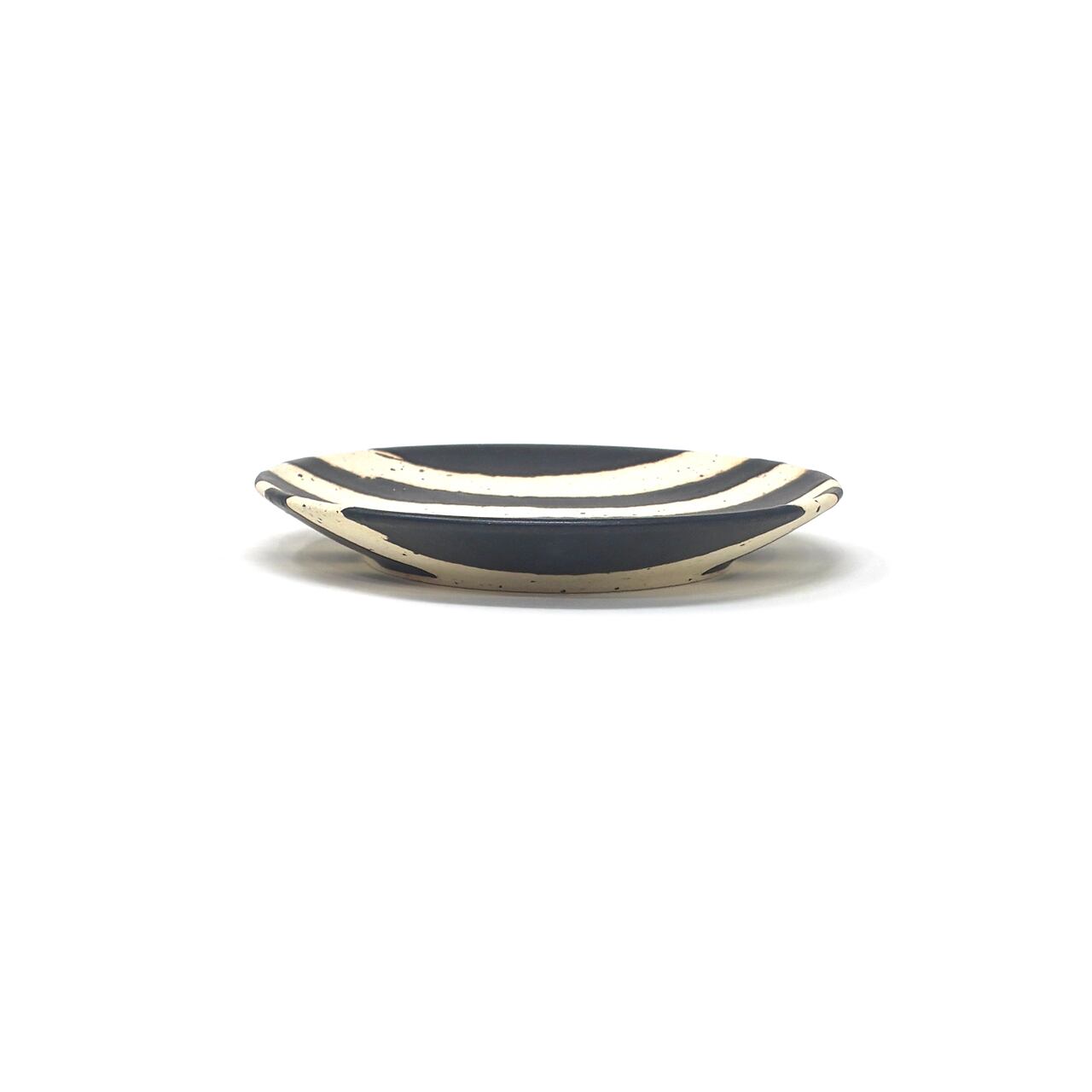 陶factory509 / 冨山進・盛舛容子】やちむん [モノクロ皿 / 12 D柄